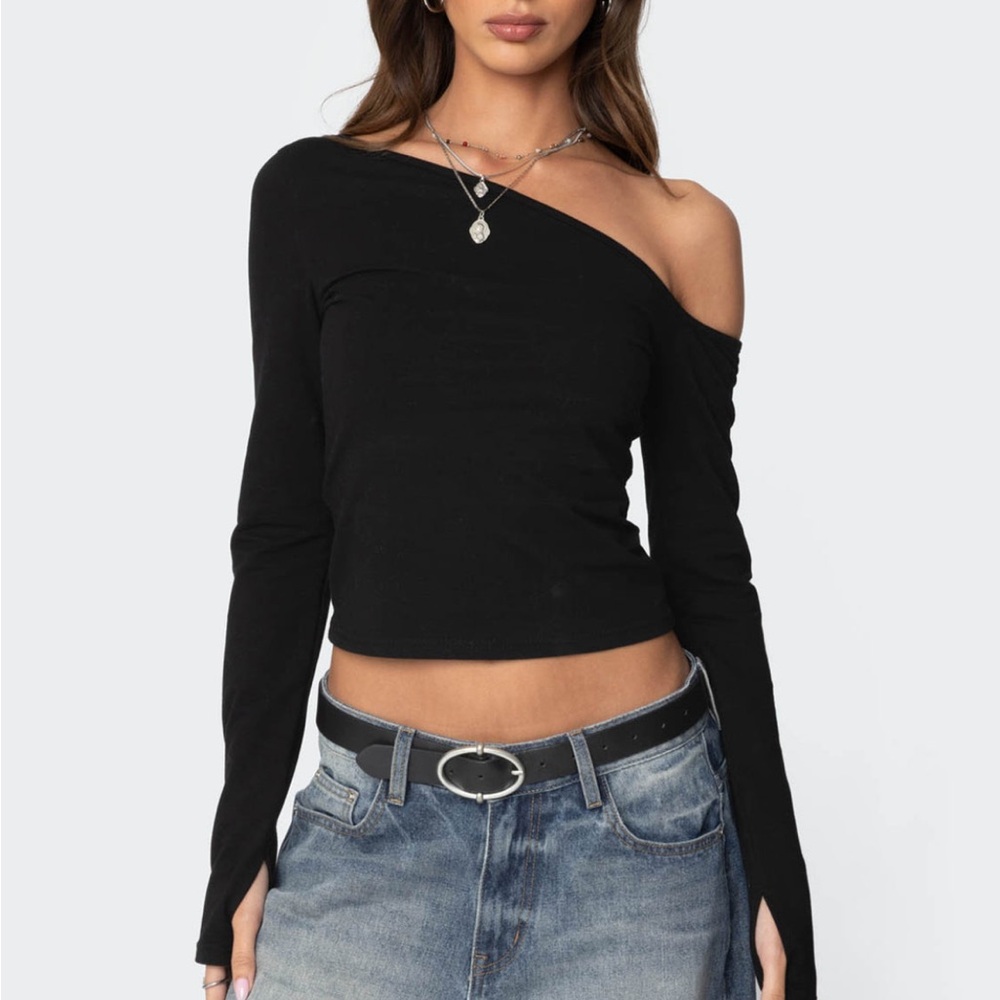 Edikted Swan Asymmetric Black Off the Shoulder Top Brand New with Tags